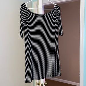 Off the shoulder half sleeve dress